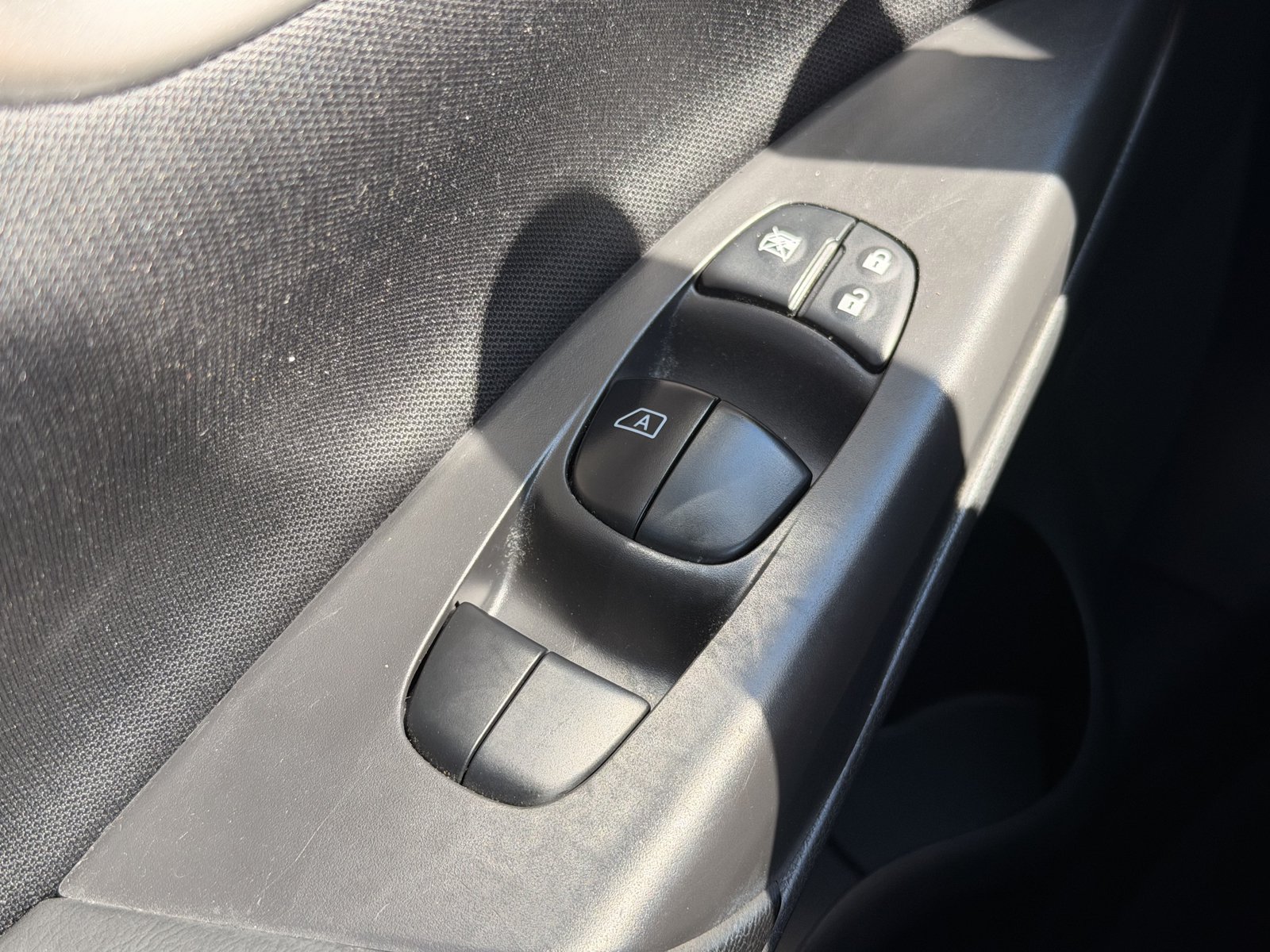 Used 2019 Nissan Sentra SV w/ Special Edition Package FWD image 18