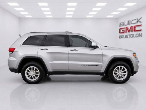 Used 2018 Jeep Grand Cherokee Laredo AWD/4WD image 5