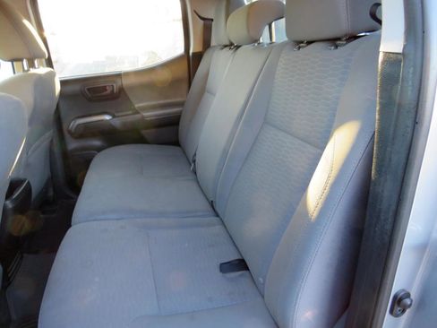 Used 2016 Toyota Tacoma SR5 w/ Towing Package image 22