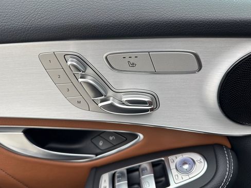 Used 2021 Mercedes-Benz GLC 300 4MATIC image 29