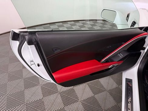 Used 2016 Chevrolet Corvette Z06 w/ 3LZ Preferred Equipment Group image 12