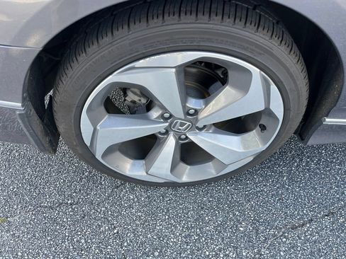 Used 2018 Honda Accord Touring image 32
