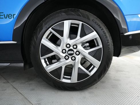 Used 2025 Cadillac Optiq Luxury 1 image 9