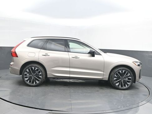New 2026 Volvo XC60 B5 Ultra w/ Protection Package Premier AWD/4WD image 8