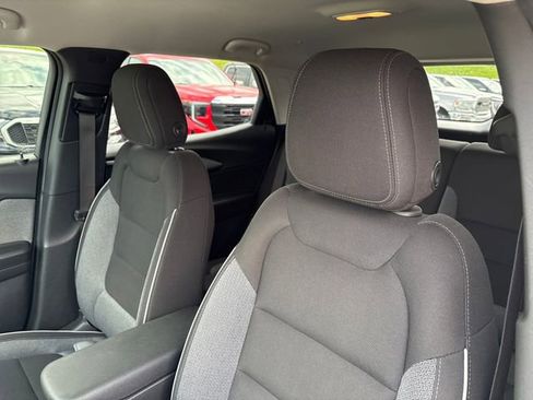 Used 2023 Chevrolet TrailBlazer LT w/ Convenience Package image 9