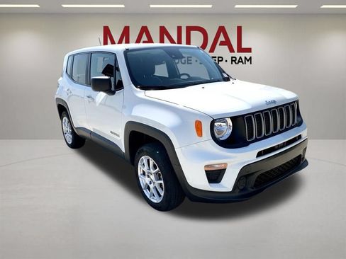 Used 2023 Jeep Renegade Latitude AWD/4WD image 4