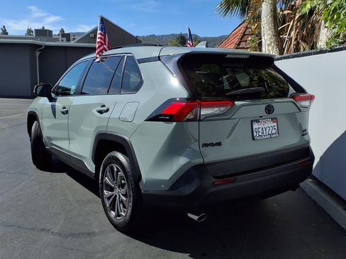 Certified 2022 Toyota RAV4 XLE Premium image 6
