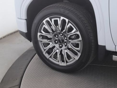 Used 2026 GMC Sierra 1500 Denali Ultimate AWD/4WD image 13