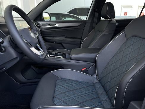 New 2025 Volkswagen Atlas Cross Sport SEL Premium R-Line image 13