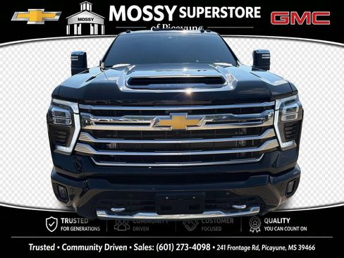 Used 2025 Chevrolet Silverado 3500 High Country w/ High Country Premium Package AWD/4WD image 10
