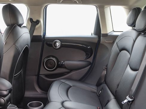 Used 2015 MINI Cooper S image 19