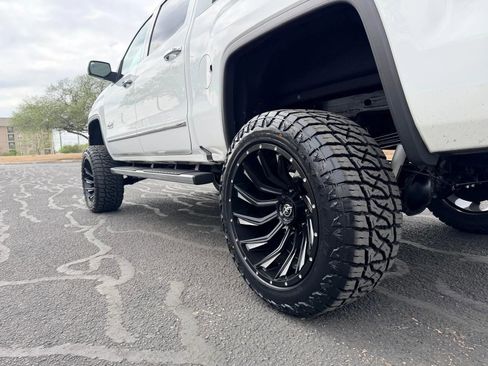 Used 2018 GMC Sierra 1500 SLT w/ Texas SLT Premium Package image 15