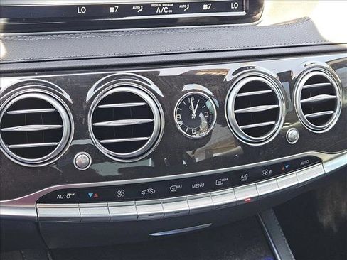 Used 2017 Mercedes-Benz S 550 Sedan image 16