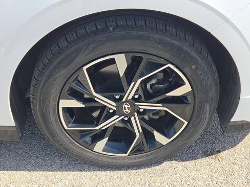 Used 2025 Hyundai Sonata SEL FWD image 30