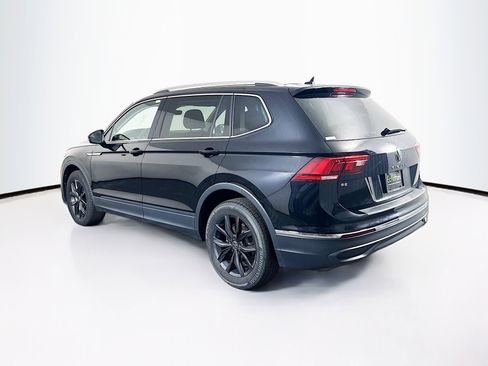 Used 2024 Volkswagen Tiguan SE image 5