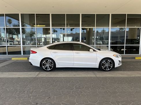 Used 2019 Ford Fusion Titanium image 4