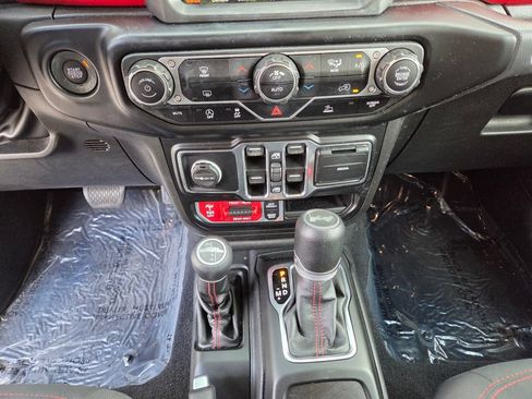Used 2022 Jeep Wrangler Unlimited Rubicon AWD/4WD image 26