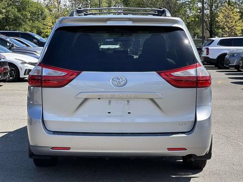 Used 2015 Toyota Sienna LE FWD image 3