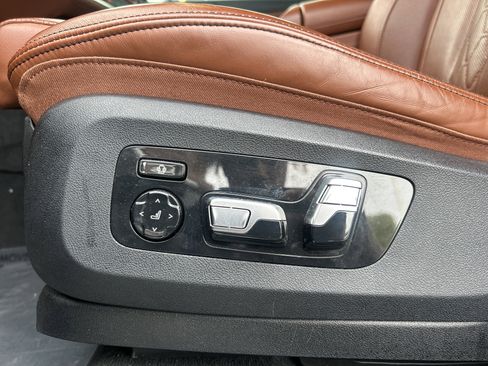 Used 2023 BMW X7 M60i w/ Executive Package image 14