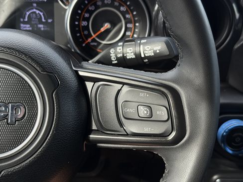 Used 2023 Jeep Wrangler Unlimited Sport image 18