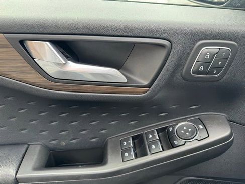 Used 2020 Ford Escape Titanium image 25