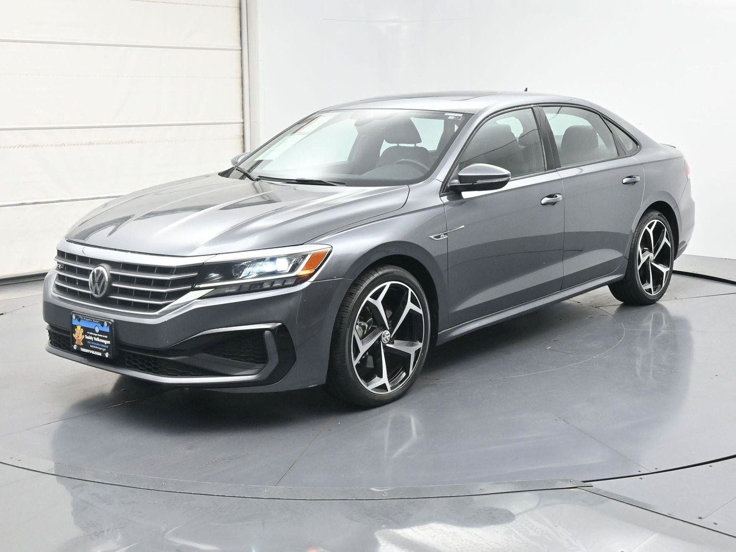 Used 2022 Volkswagen Passat 2.0T R-Line FWD image 1