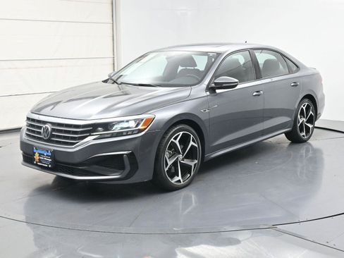 Used 2022 Volkswagen Passat 2.0T R-Line FWD image 1