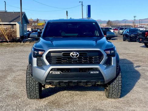 Used 2024 Toyota Tacoma TRD Off-Road image 8
