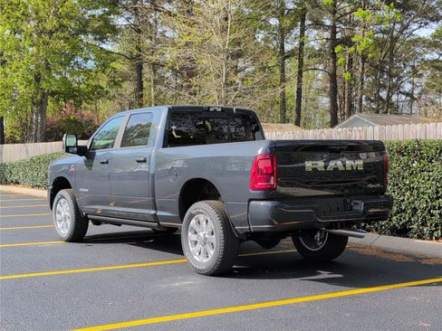 New 2026 RAM 2500 Laramie AWD/4WD image 3