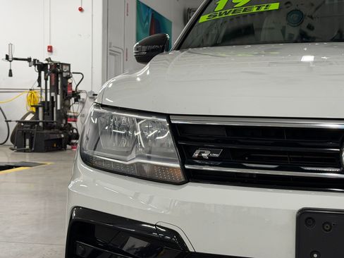 Used 2019 Volkswagen Tiguan SEL Premium R-Line FWD image 11