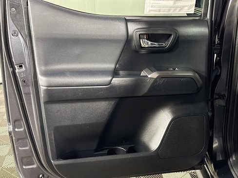 Used 2021 Toyota Tacoma TRD Off-Road image 18