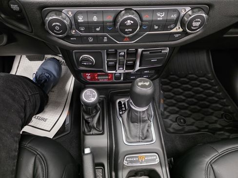 New 2025 Jeep Wrangler Unlimited Sport image 15