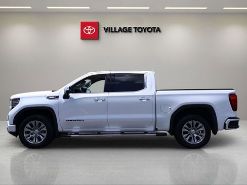 Used 2024 GMC Sierra 1500 Denali w/ Technology Package AWD/4WD image 2