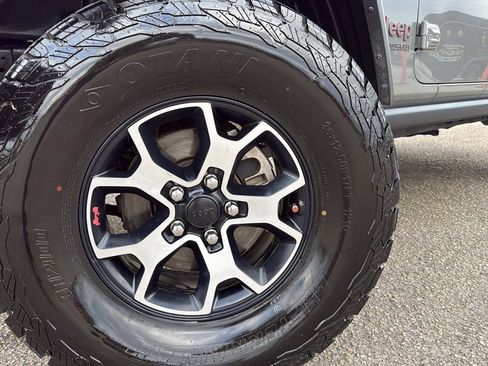 Used 2019 Jeep Wrangler Unlimited Rubicon AWD/4WD image 9