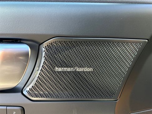 New 2026 Volvo XC40 B5 Ultra w/ Climate Package image 21