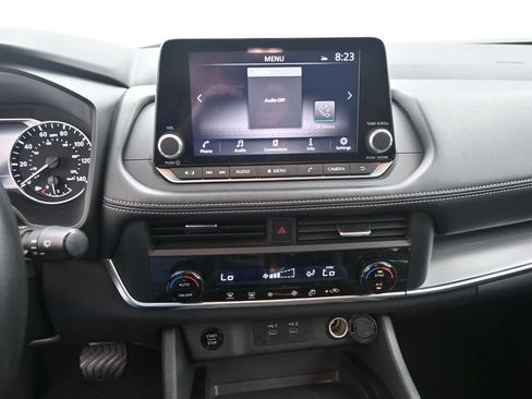 Used 2024 Nissan Rogue SV FWD image 12