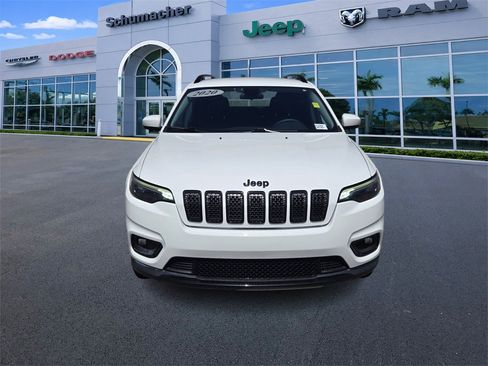 Used 2020 Jeep Cherokee Latitude Plus image 2