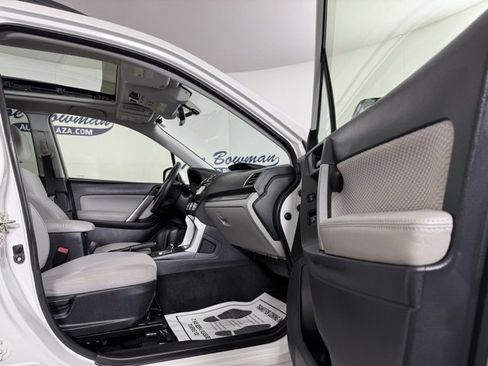 Used 2017 Subaru Forester 2.5i Premium image 17