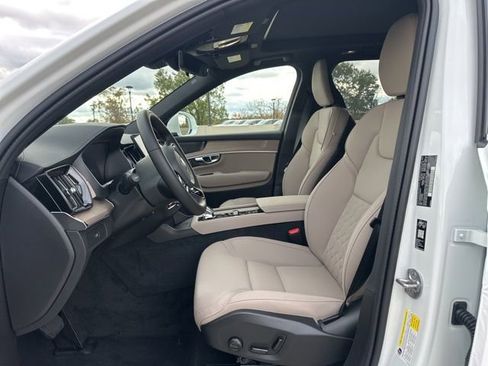 New 2026 Volvo XC90 B6 Plus w/ Protection Package Premier image 13