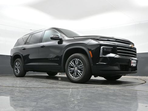 Used 2024 Chevrolet Traverse LT AWD/4WD image 48