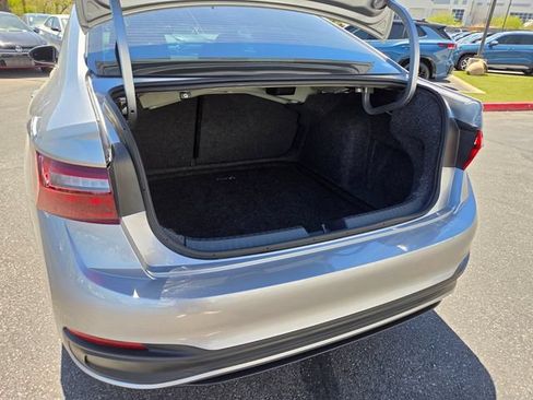 Certified 2024 Volkswagen Jetta SE w/ Panoramic Sunroof Package FWD image 15