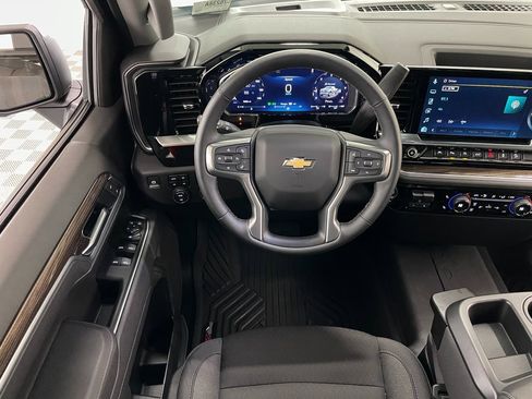 Certified 2026 Chevrolet Silverado 1500 LT image 24