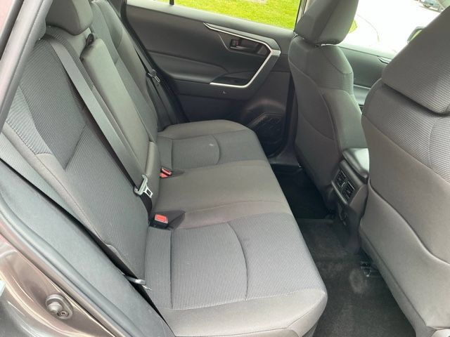 Used 2024 Toyota RAV4 LE AWD/4WD image 16