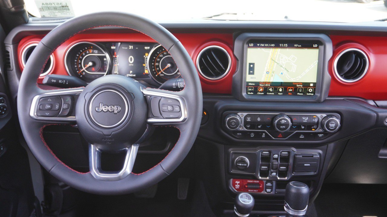 Used 2023 Jeep Gladiator Rubicon w/ Cold Weather Group AWD/4WD image 29