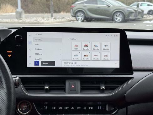 Used 2024 Lexus UX 250h F Sport image 10