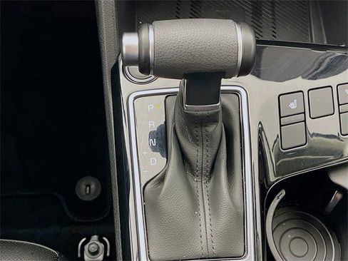 Used 2025 Kia Sportage EX w/ Premium Package image 18