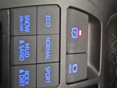 Used 2022 Toyota RAV4 XLE image 11