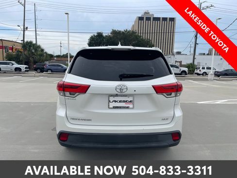 Used 2019 Toyota Highlander XLE FWD image 4