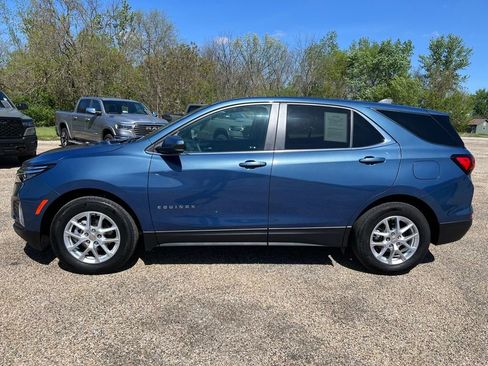 Used 2024 Chevrolet Equinox LT FWD image 2
