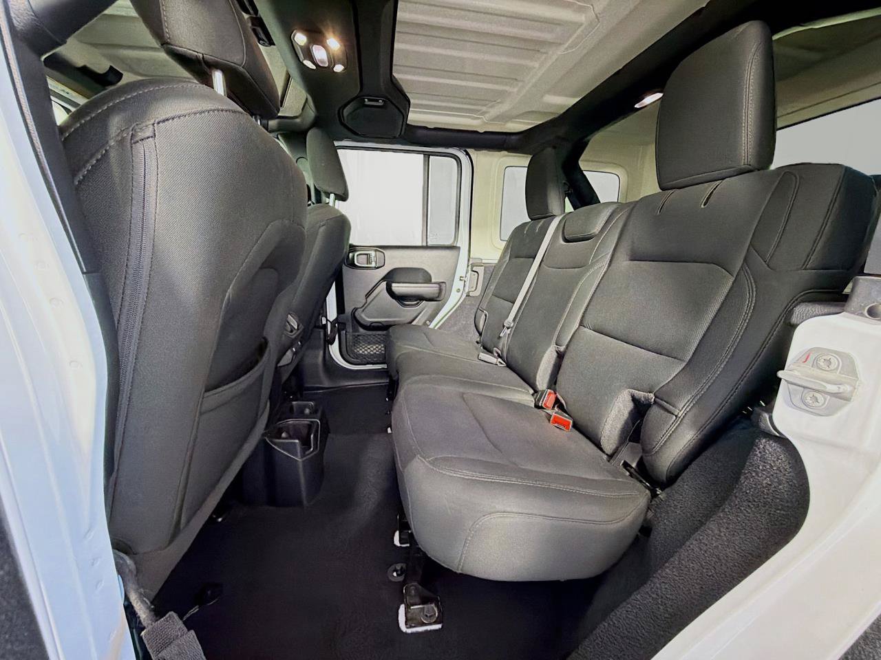 Used 2020 Jeep Wrangler Unlimited Sport S AWD/4WD image 37